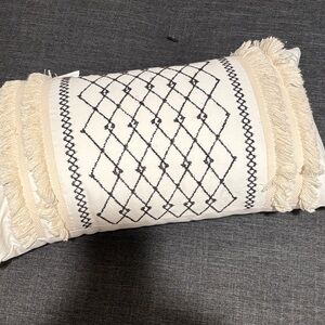 Ink+Ivy Throw Pillow